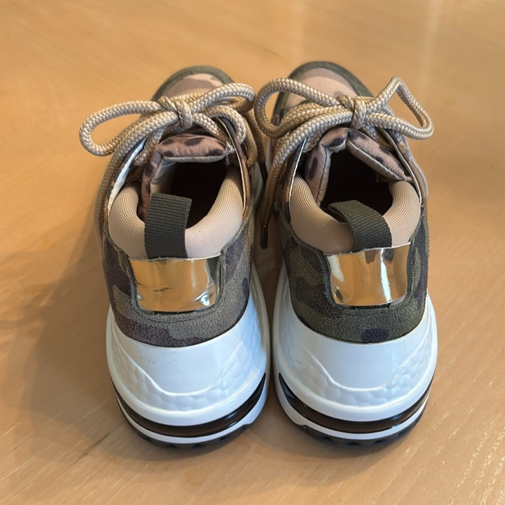 Steve Madden Cliff Camo and Leopard Cliff Sneakers - Size 6.5 - Picture 5 of 10